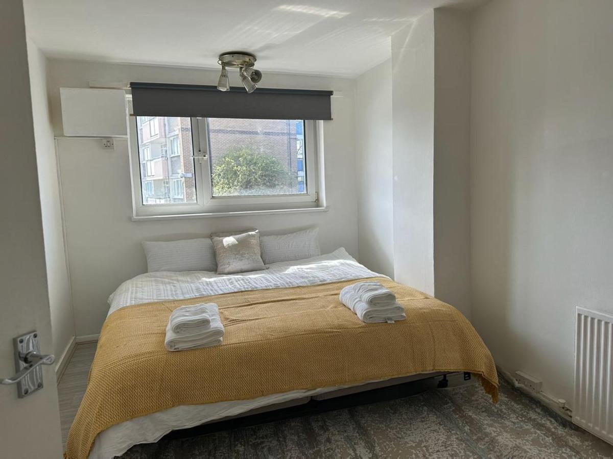 Cheerful Double Room For Single Use Λονδίνο Εξωτερικό φωτογραφία