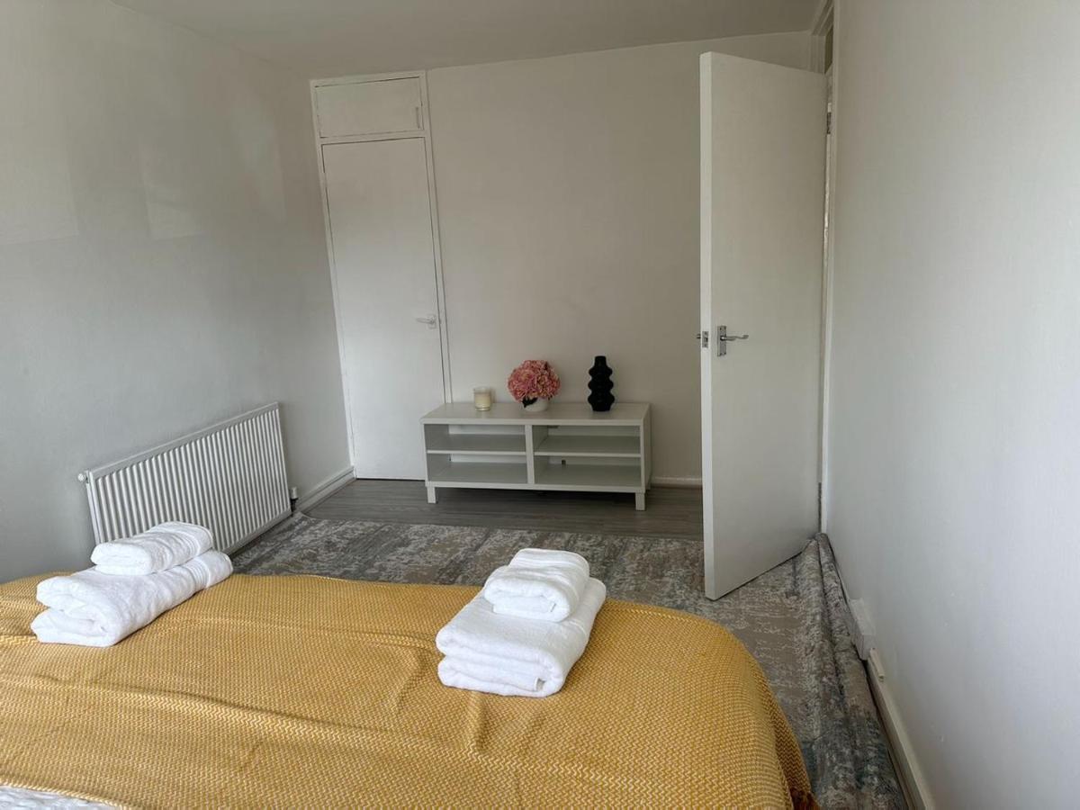 Cheerful Double Room For Single Use Λονδίνο Εξωτερικό φωτογραφία