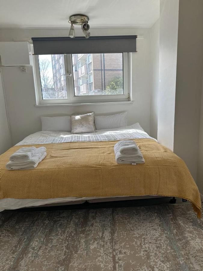 Cheerful Double Room For Single Use Λονδίνο Εξωτερικό φωτογραφία